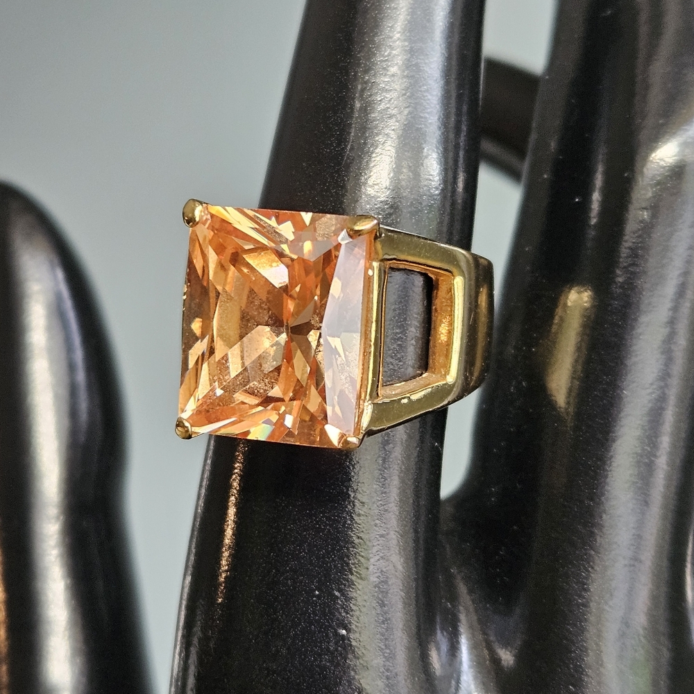 Chunky Faux Gemstone Ring Gold-tone Rectangular Emerald Cut Orange Glass